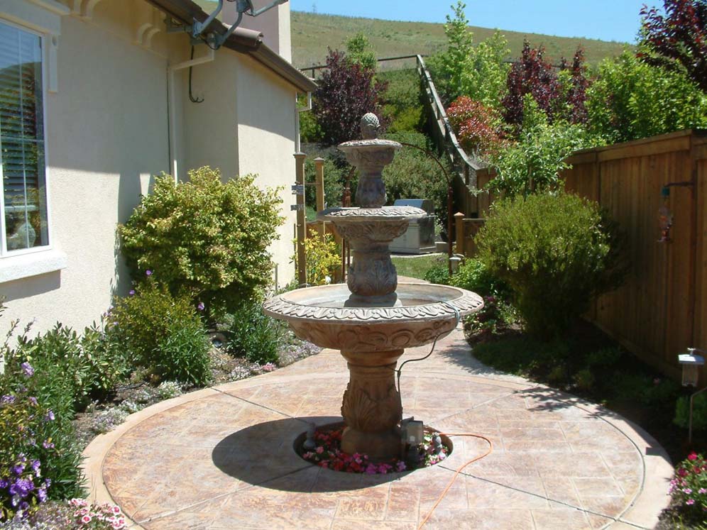 Water Fountain in Side Yard